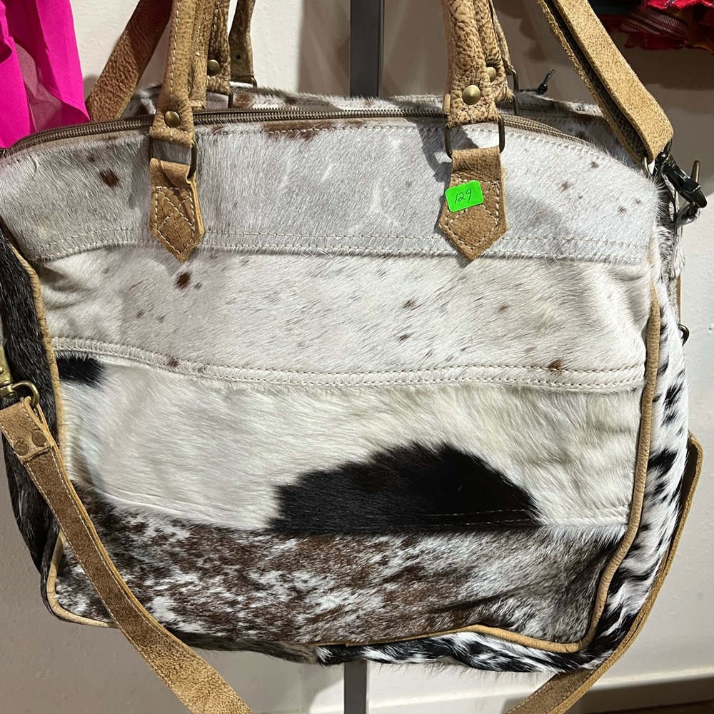 Laptop bag size